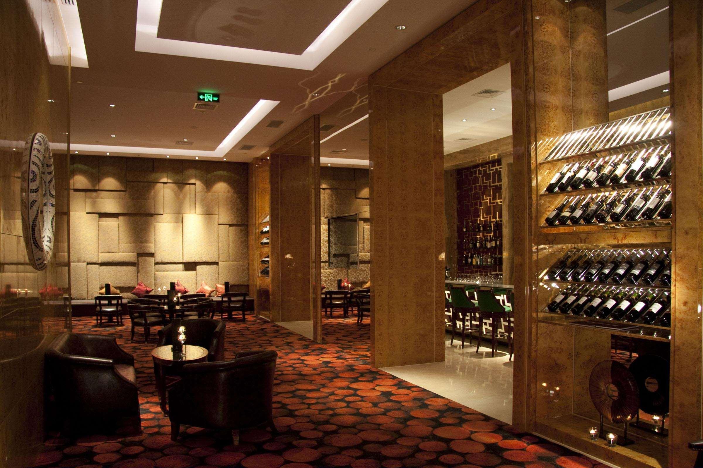 Отель Doubletree By Hilton Wuxi Уси Интерьер фото