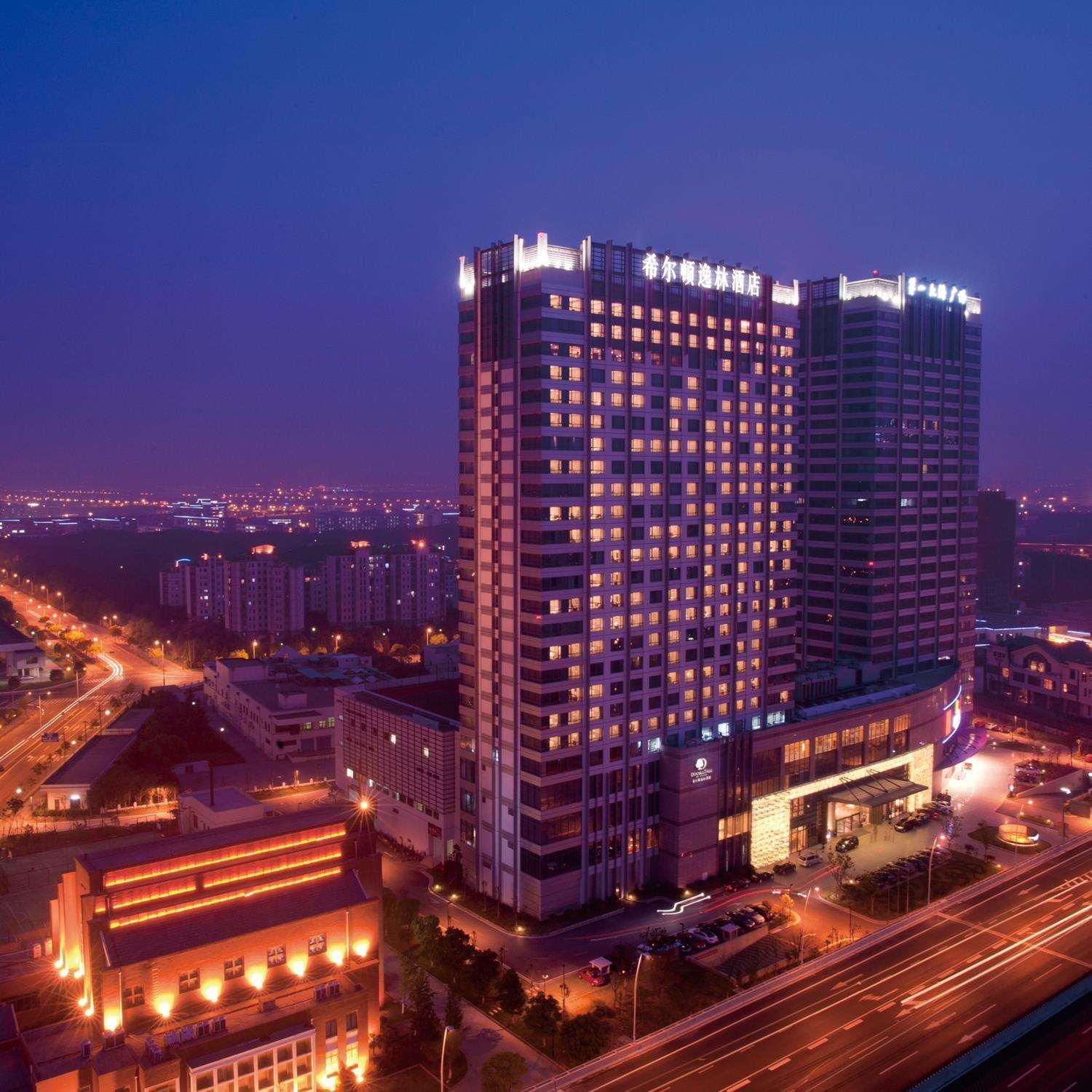 Отель Doubletree By Hilton Wuxi Уси Экстерьер фото