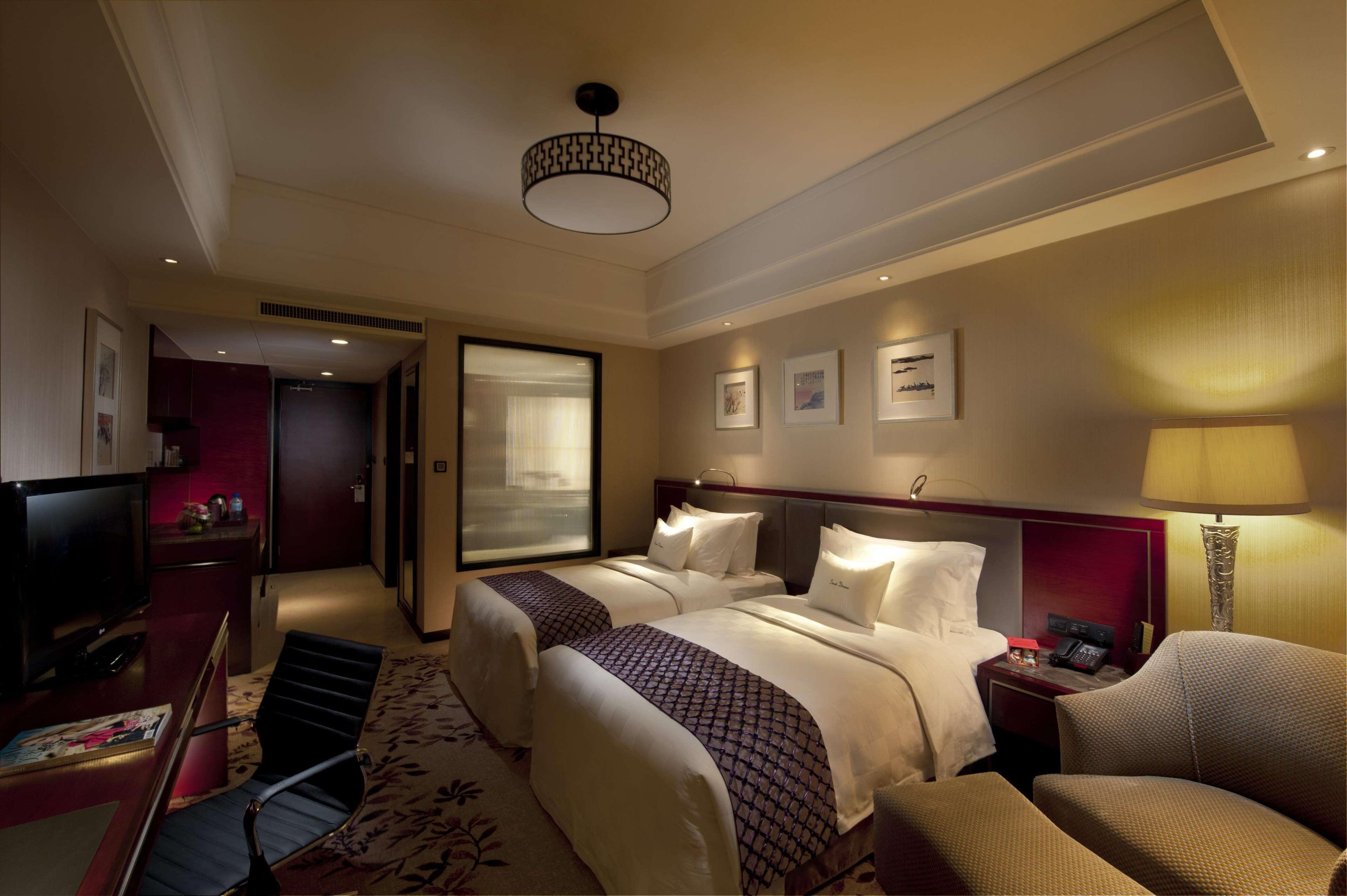 Отель Doubletree By Hilton Wuxi Уси Номер фото