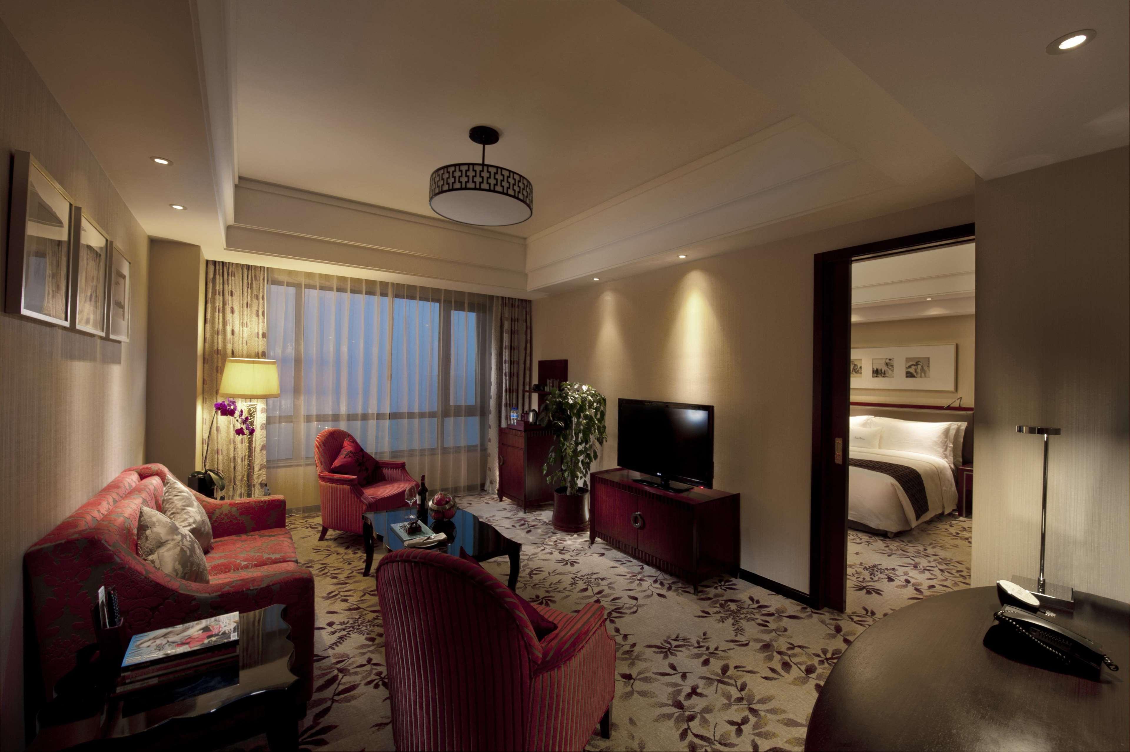 Отель Doubletree By Hilton Wuxi Уси Номер фото