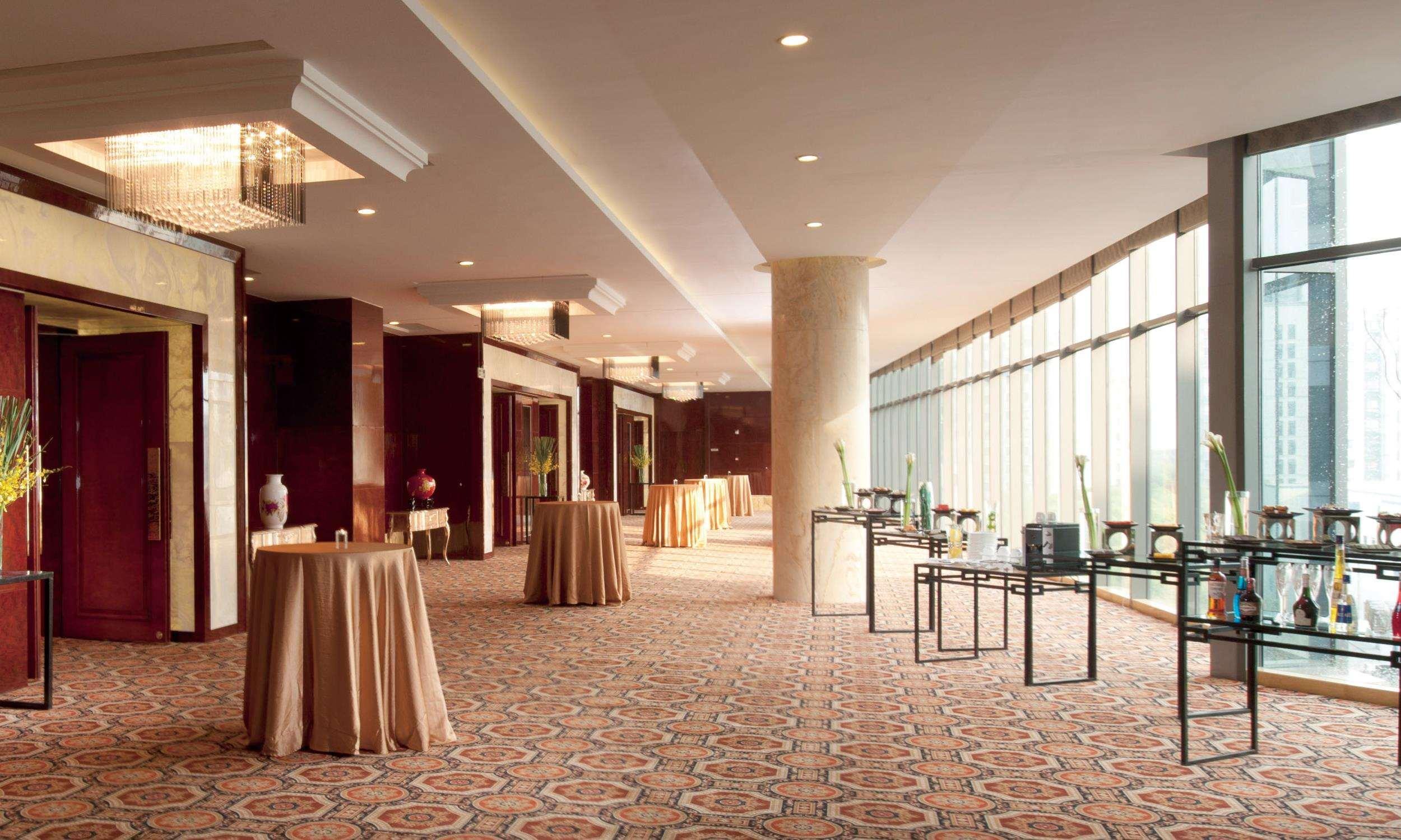 Отель Doubletree By Hilton Wuxi Уси Экстерьер фото