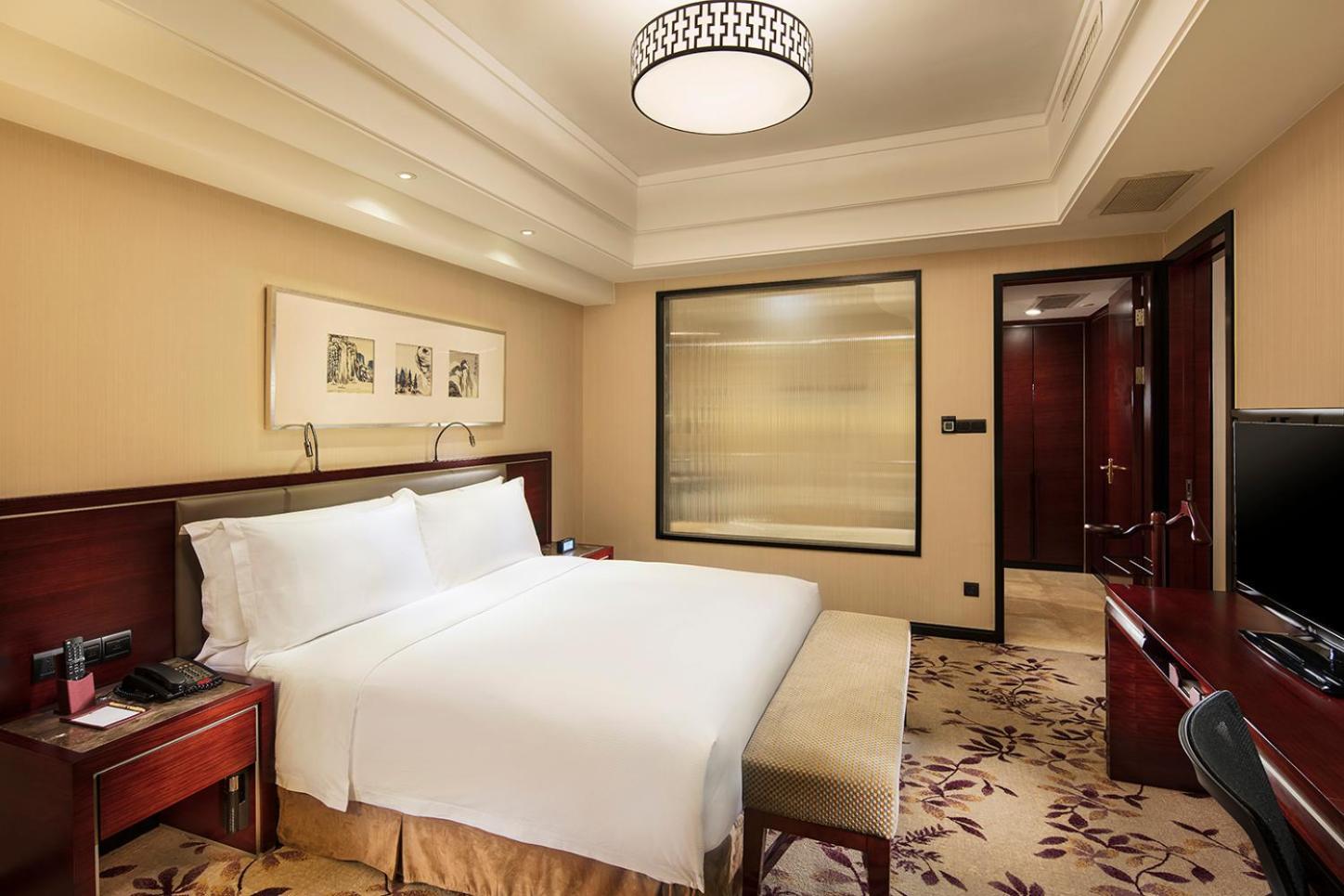 Отель Doubletree By Hilton Wuxi Уси Экстерьер фото