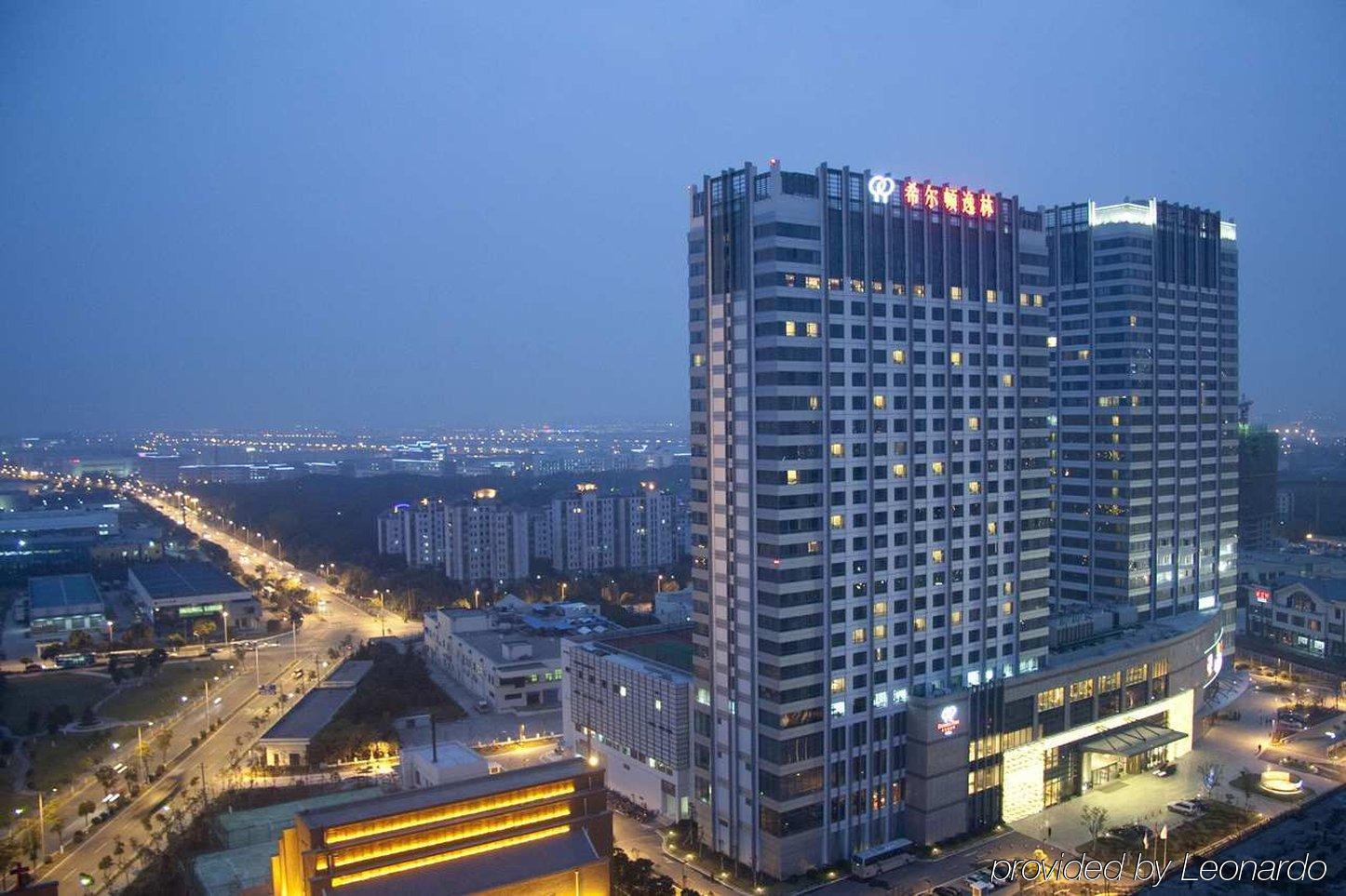 Отель Doubletree By Hilton Wuxi Уси Экстерьер фото